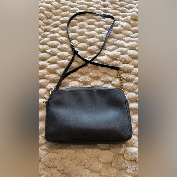 Michael Kors Elegant Black Crossbody Bag - Picture 2 of 5